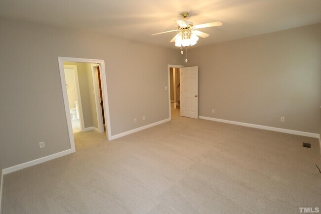 Building Photo - 100 Pebble Ridge Farms Ct