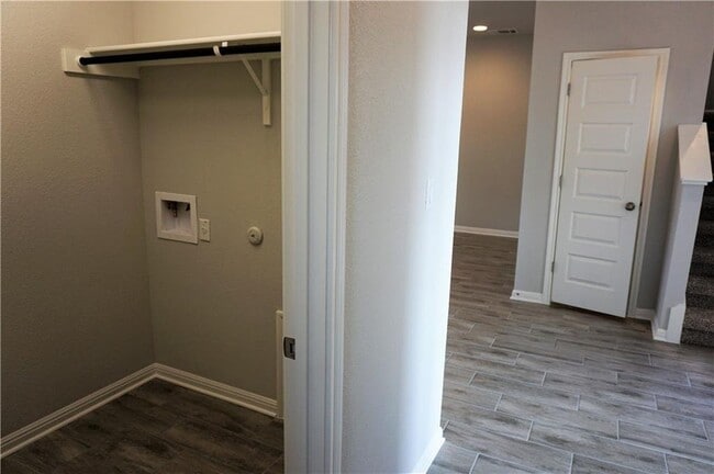 Building Photo - 2308 Pecan Island Dr