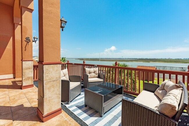 Building Photo - 411 Sailfish