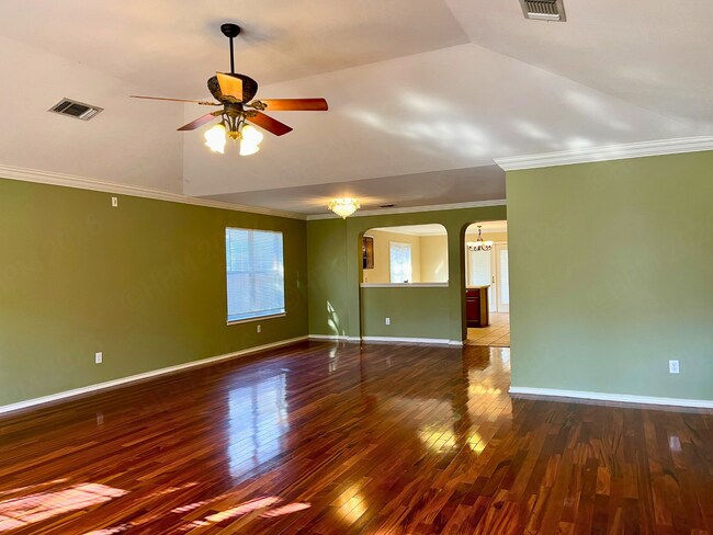 Building Photo - Elegant 3 Bedroom Home Near Medical Center in Northwest San Antonio