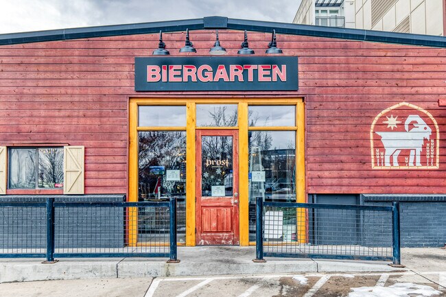 Building Photo - 1441 Central St