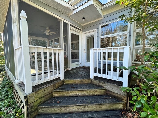 Building Photo - 4 Lee St