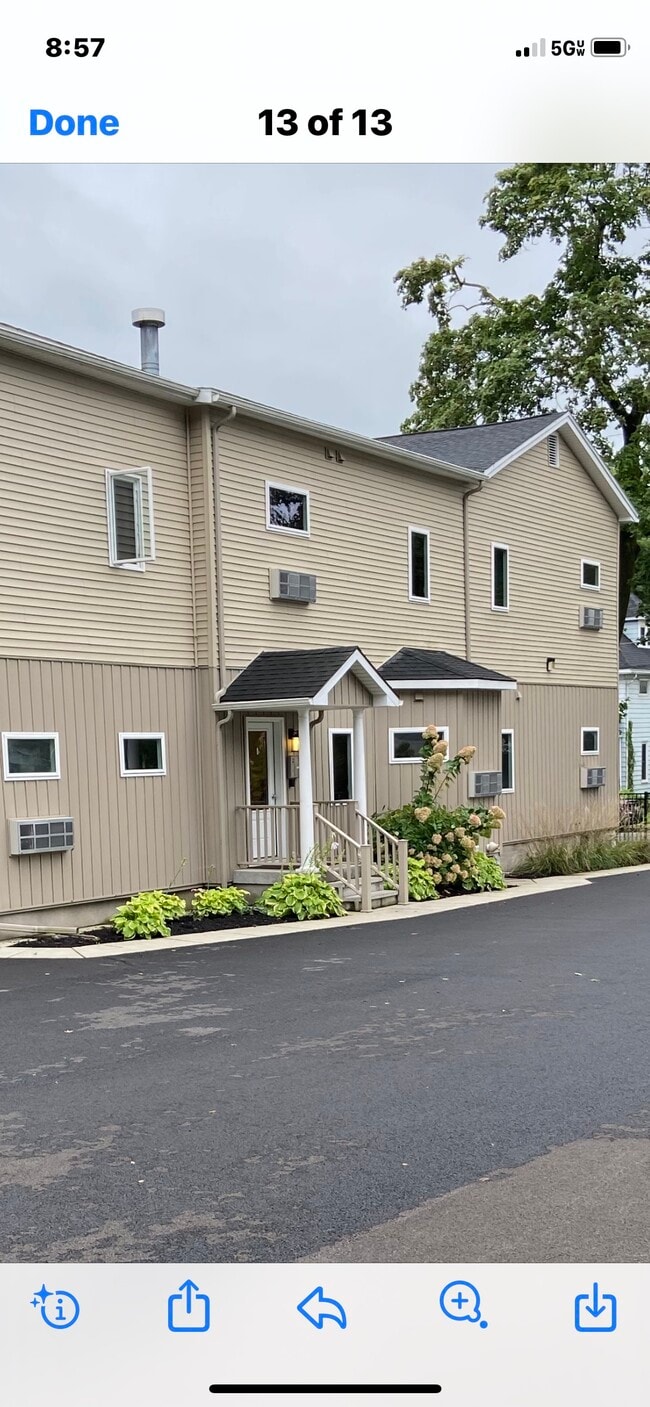 Building Photo - 114 Park Plz