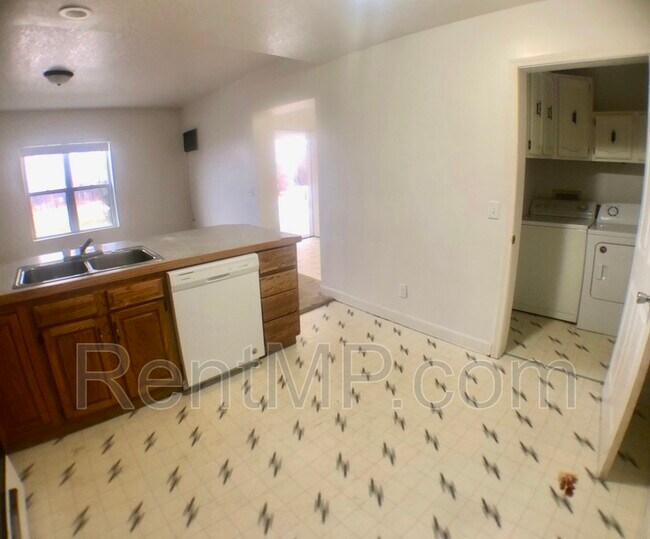 Building Photo - 5306 E Broomfield St