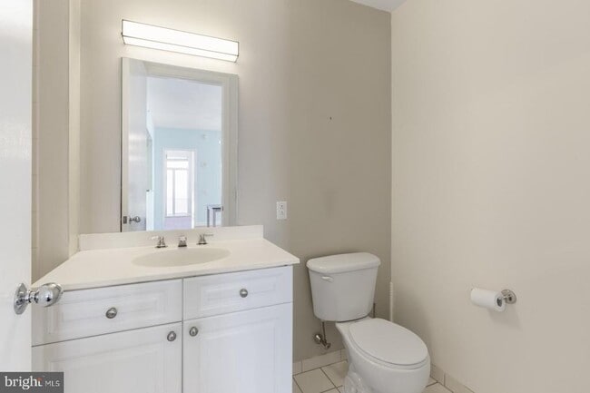 Building Photo - 1900 Hamilton St