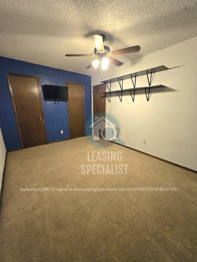 Building Photo - Charming Yukon 3 Bed 2 Bath Home