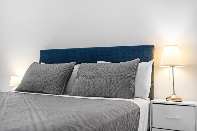 Building Photo - 230 W Pine Valley Ln