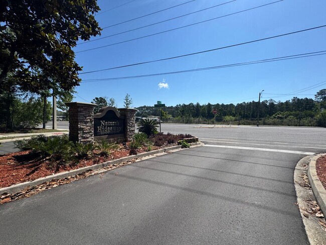 Building Photo - Nature's Hideaway 3BR Condo Available for Now!