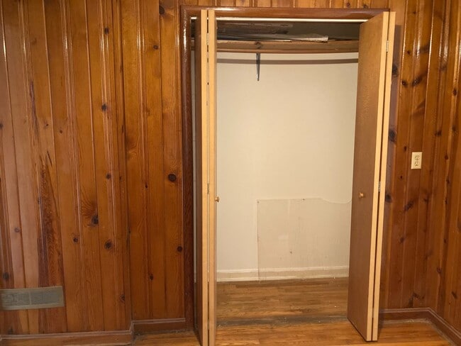 Building Photo - 2/1 Home in Garden Lakes $995.00