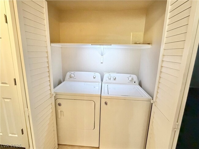 Building Photo - 4930 Black Bear Rd