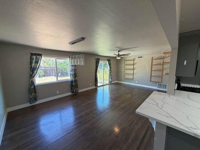 Building Photo - 3 Bedroom | 2 Bathroom | Single family home in Golf Course Terrace
