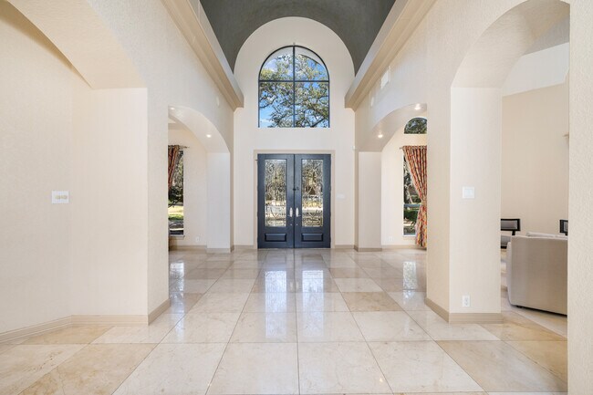 Building Photo - 3 Birnam Oaks