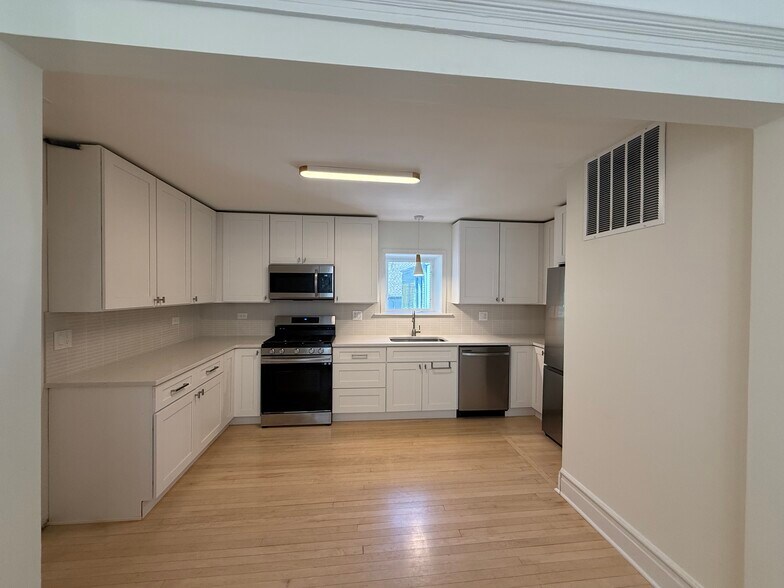 New Kitchen - 6220 N Magnolia Ave