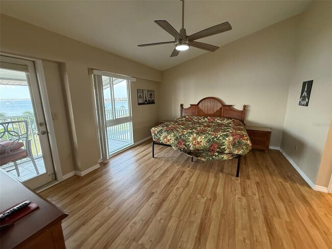 Building Photo - 1477 Park Beach Cir