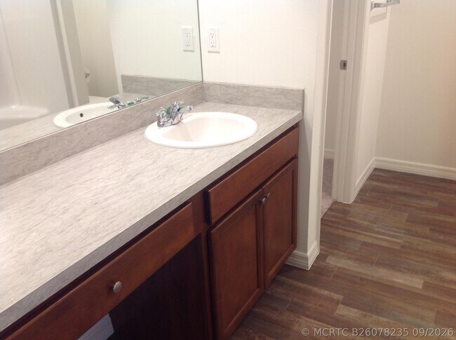 Building Photo - 2862 SE Buccaneer Cir