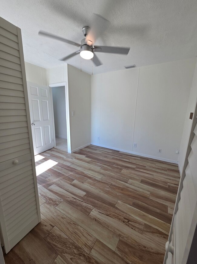 Building Photo - 1008 Macy St