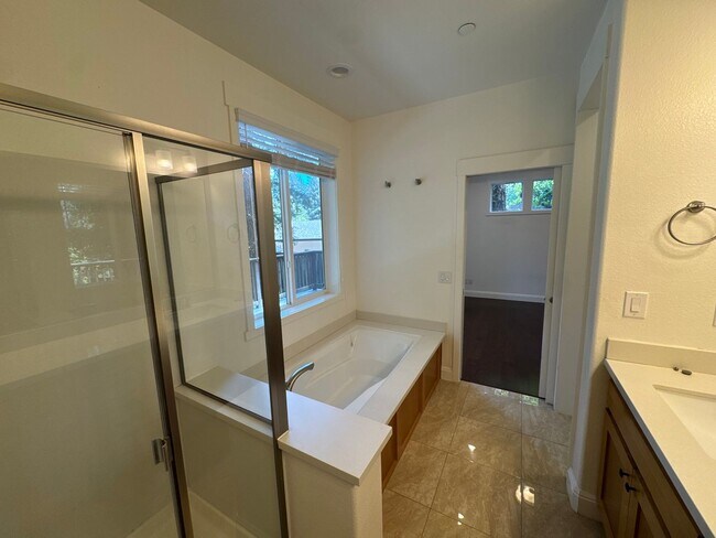 Building Photo - Beautiful Home in Felton
