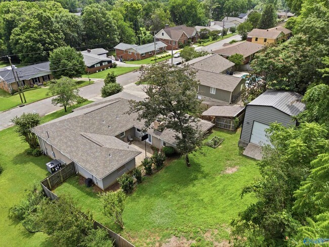 Building Photo - 2117 Shades Crest Rd SE
