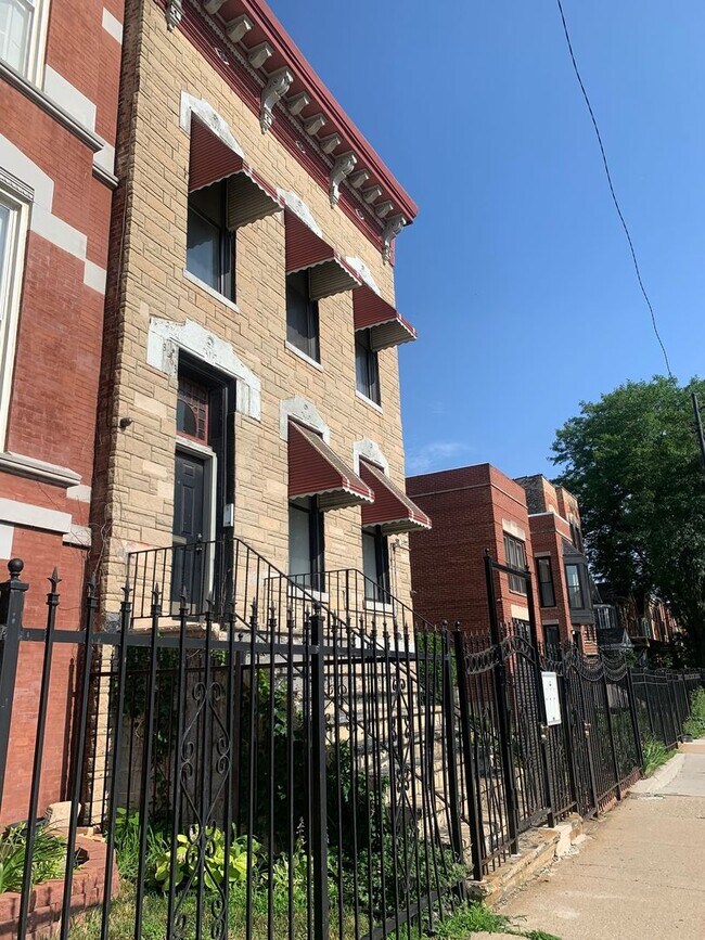 Building Photo - 3363 S Indiana Ave