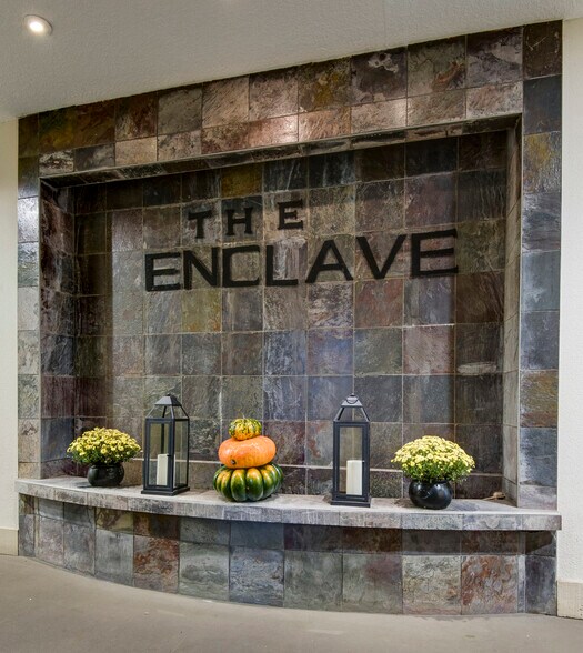 Building Photo - 2600 Hillsboro Pike
