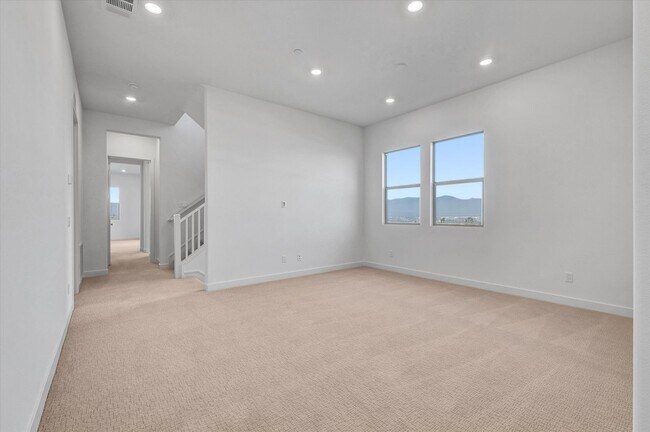 Building Photo - 2058 Hollyleaf Ter