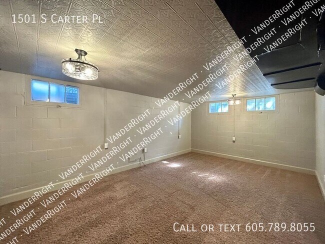 Building Photo - 1501 S Carter Pl