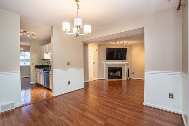 Building Photo - 10 Riverview