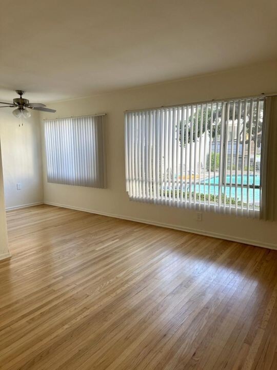 Interior Photo - 11660 Chenault Street,