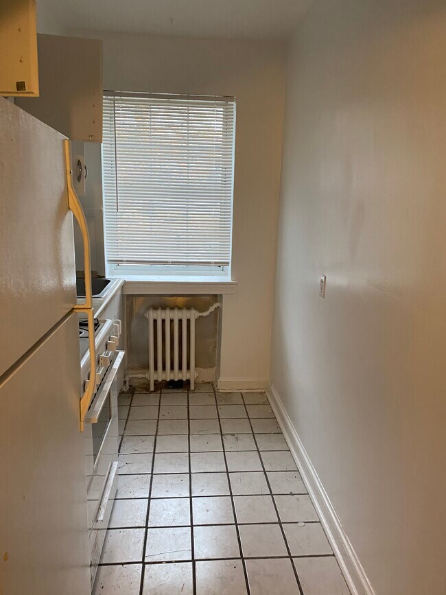 Building Photo - 1800 Shepherd St NE