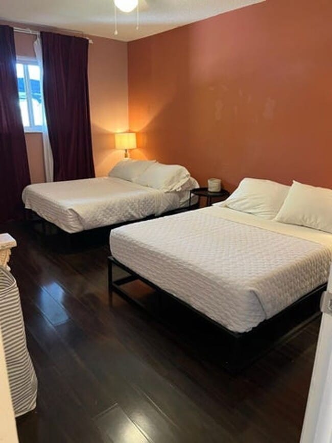 Building Photo - 923 Orange Isle