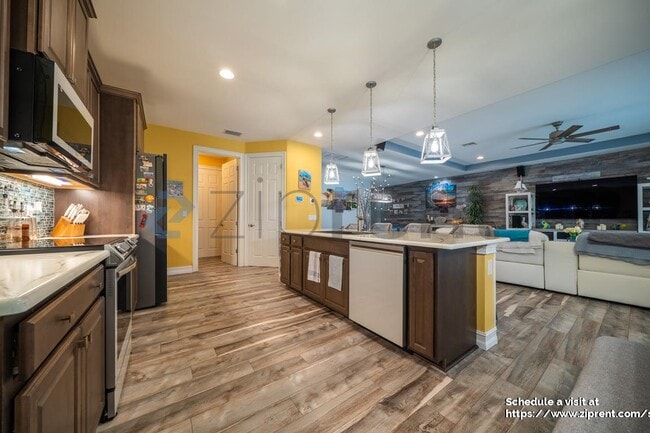 Building Photo - 2626 Corona Ln