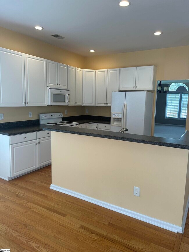 Building Photo - 5 Riverton Ct