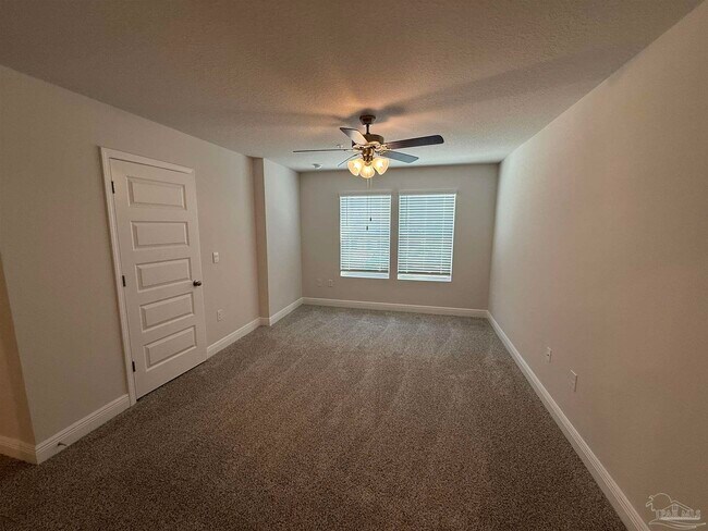 Building Photo - 9007 Golden Eye Dr
