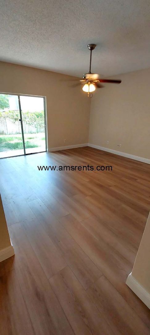 Building Photo - Spacious 3 bedroom 2 bath in Apopka
