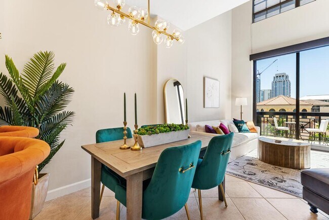 Building Photo - 801 S Olive Ave