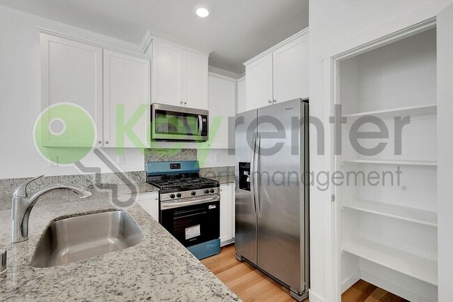 Building Photo - 4093 Southampton St