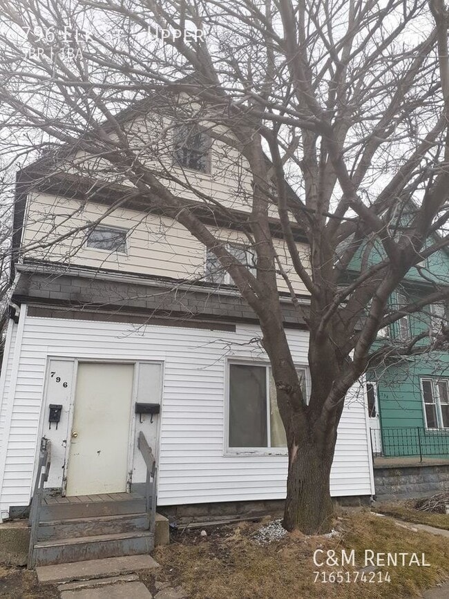 Primary Photo - 796 Elk St
