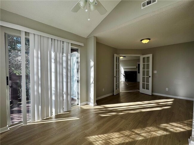 Building Photo - 1107 Sandy Ln Dr