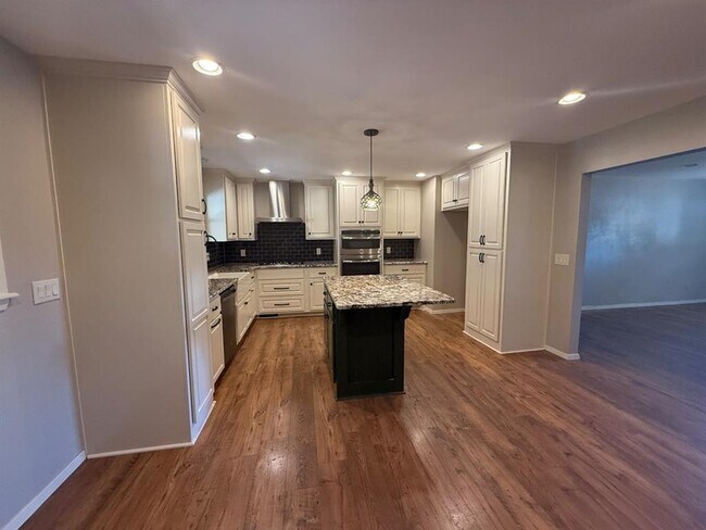 Building Photo - 4301 Jordan Ave