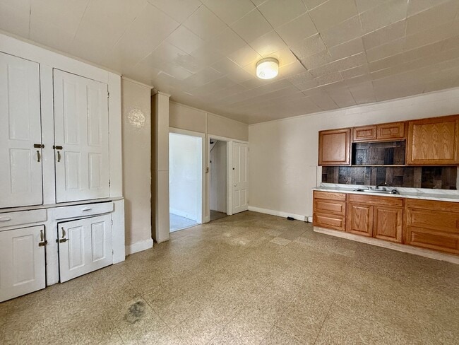 Building Photo - Spacious 2 Bedroom Home FOR RENT in Millvi...