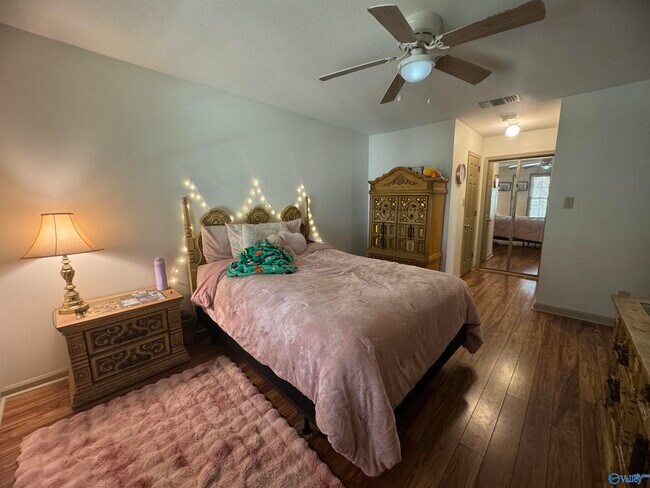 Building Photo - 2137 Belle Grove Dr SW