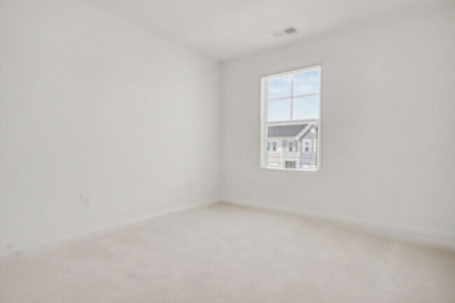 Building Photo - Brand-New Townhome Living in Raleigh!
