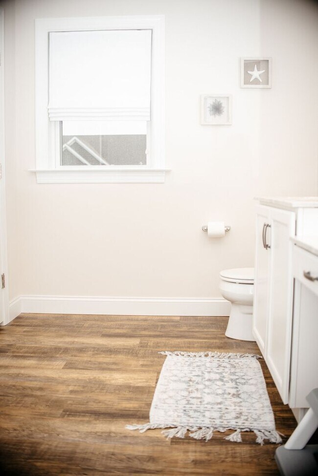 Building Photo - 220 Callie Dr