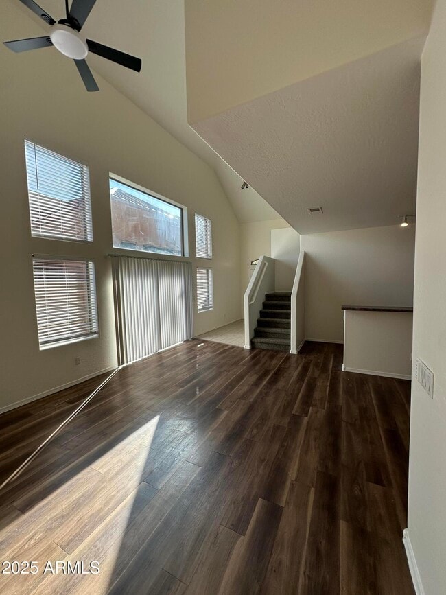 Building Photo - 1015 S Val Vista Dr