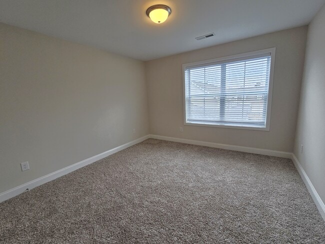 Building Photo - 9 Red Lion Rd