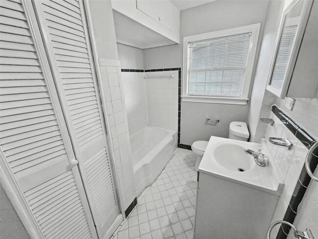 Building Photo - 1302 Westward Ave