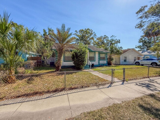 Building Photo - 1844 27th St S