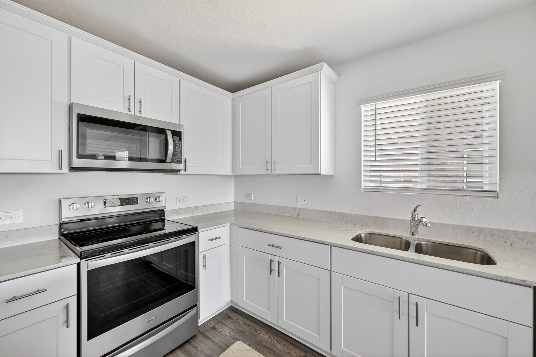 Building Photo - 4417 Benham Dr