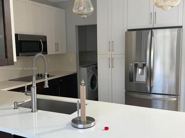 Building Photo - 965 SW 153rd Path