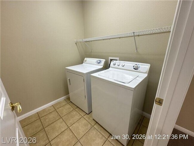 Building Photo - Charming Silverado Ranch Single-Story on Quiet Cul-de-Sac Near Park!